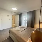 Seaside Apartment *