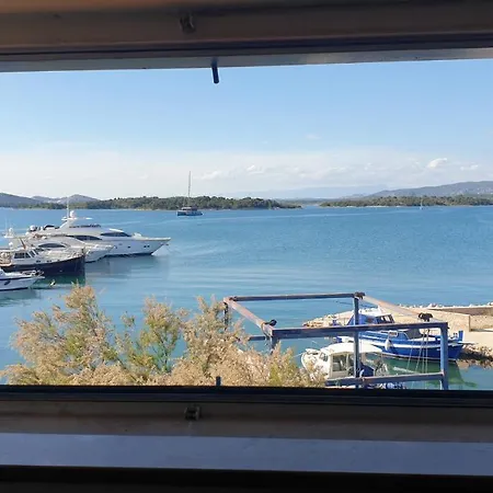 公寓 Seaside 穆泰尔岛