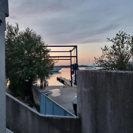 Seaside 公寓 穆泰尔岛