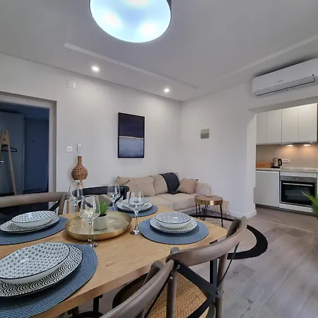 Seaside Apartment *