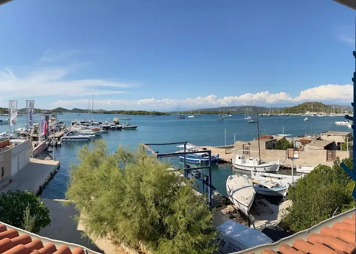 Apartment Seaside Murter